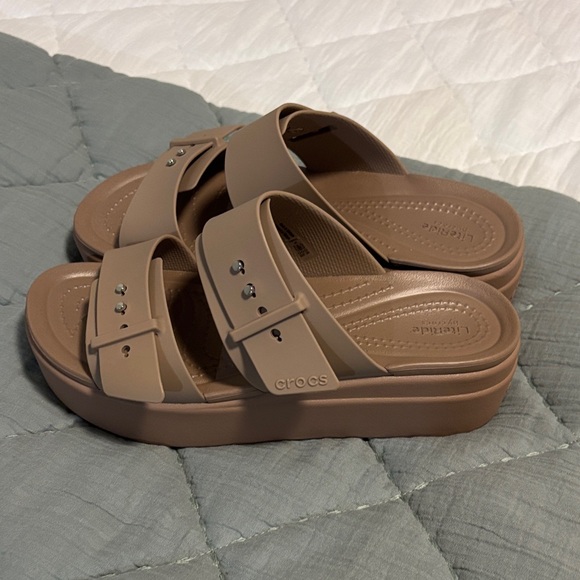 CROCS Women's Brooklyn Buckle Size 6 - Picture 3 of 4